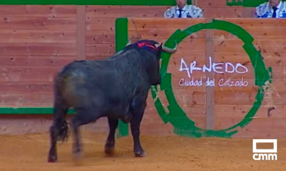 Uno de los momentos de la retransmisión de Castilla-La Mancha Media desde el Arnedo Arena