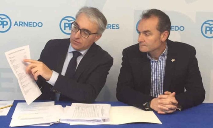 Antonio Eguizábal (Derecha) en una rueda de prensa con Jesús Ángel Garrido, del PP en La Rioja Antonio Eguizábal (Derecha) en una rueda de prensa con Jesús Ángel Garrido, del PP en La Rioja