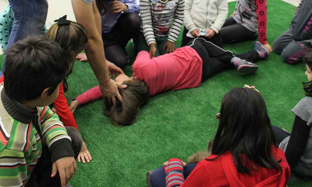 Niños formándose en uno de los talleres de'La Rioja Cardioprotegida'
