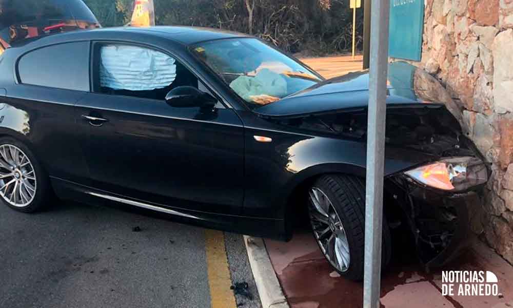 Estado del vehículo accidentado en Punta Prima (Menorca)