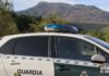 Vehículo de Guardia Civil en Arnedo con Peña Isasa de Fondo