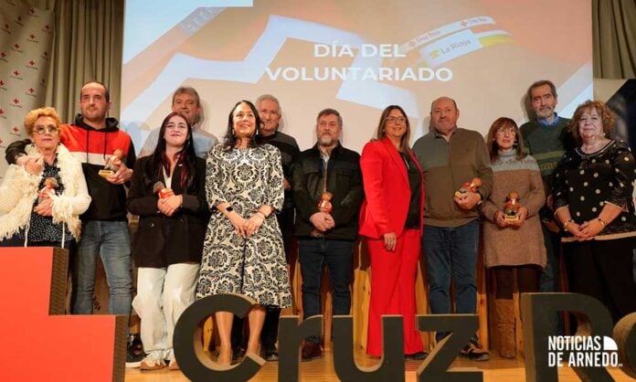 Personas reconocidas durante el Día del Voluntariado de Cruz Roja en La Rioja celebrado en Arnedo Personas reconocidas durante el Día del Voluntariado de Cruz Roja en La Rioja celebrado en Arnedo