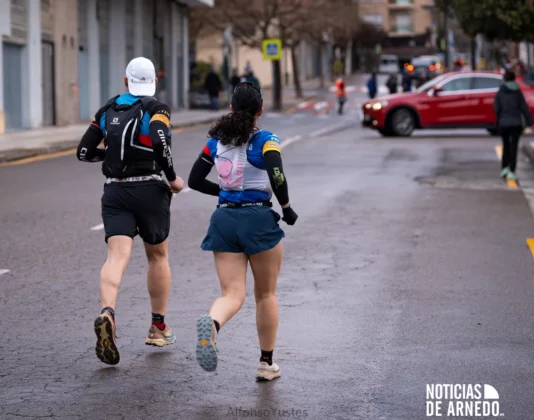 Salida del marat&oacute;n Atom Isasa Trail Xtrem desde la plaza de Espa&ntilde;a de Arnedo